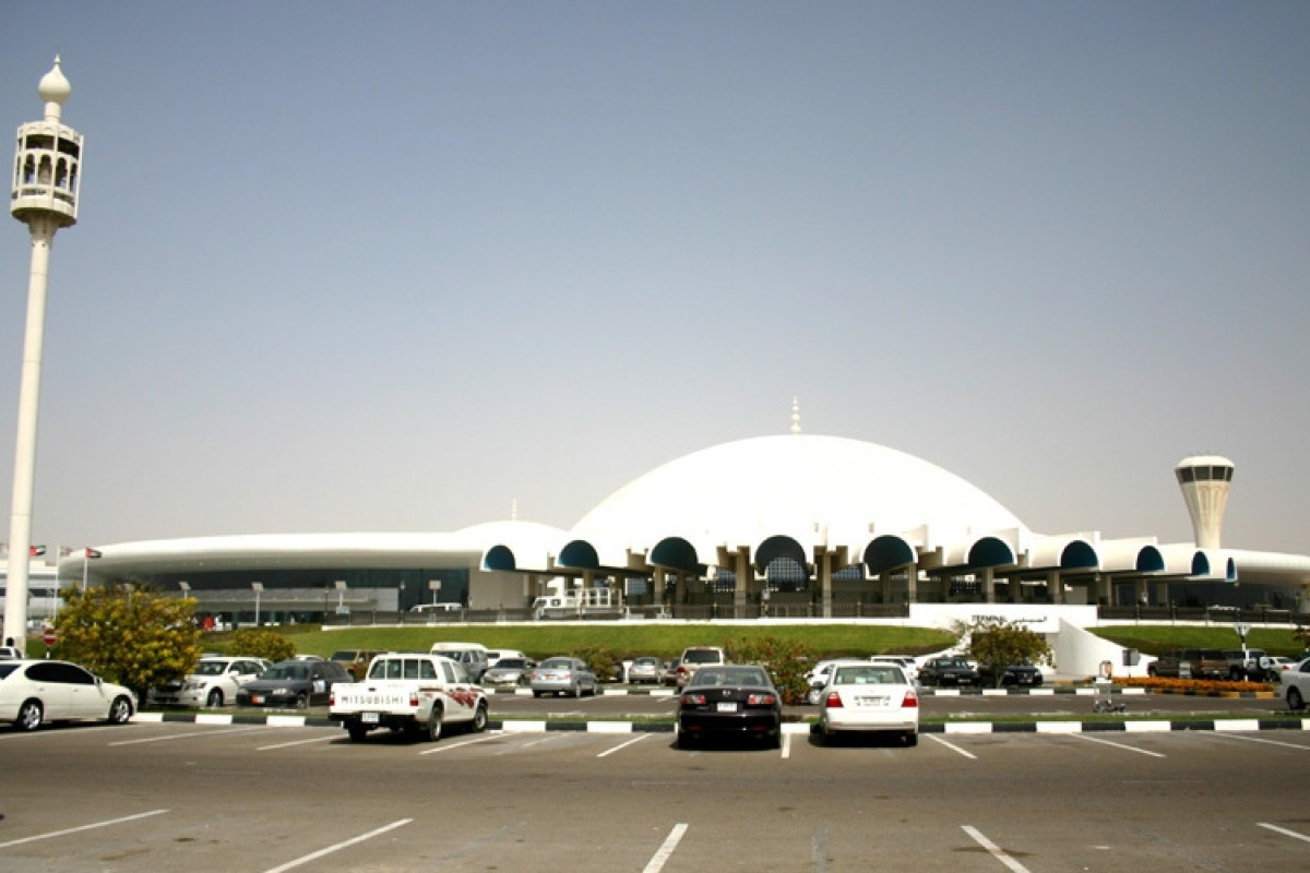 Аль хайма аэропорт. Аэропорт Шарджа Дубай. Аэропорт Sharjah в арабских Эмиратах. Шарджа , SHJ. Аэропорт ОАЭ Шарджа внутри.