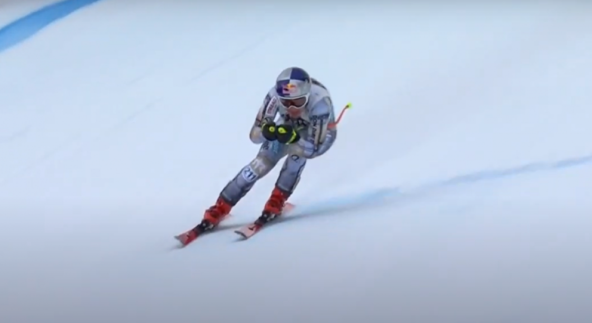 Чешская горнолыжница на высокой скорости протаранила ограждение