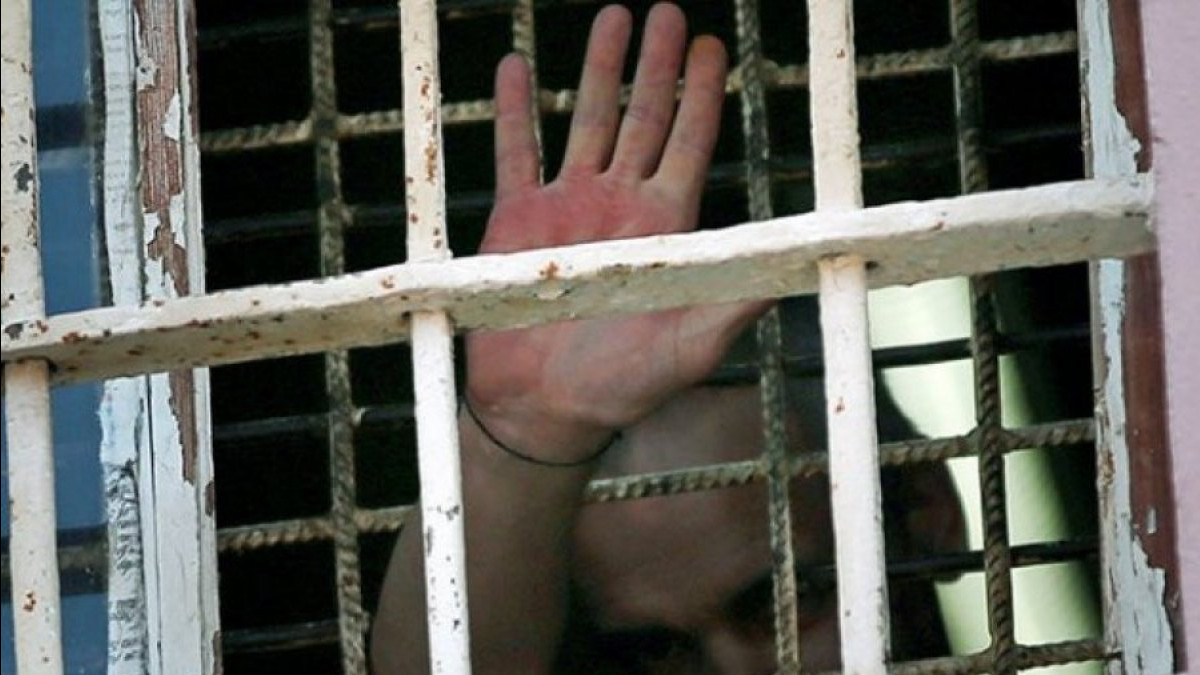 Предупреждение пыток. Пытки заключенных в колонии. Заключенный. Сотрудники ФСИН пытают заключенного в ИК 1 по Ярославской области. Тайшет тюрьма.
