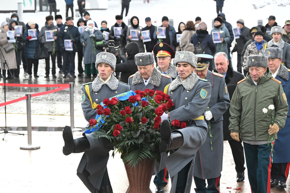 возложение цветов в Алматы